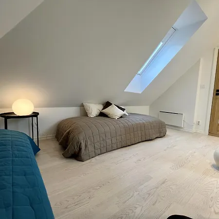 Exclusive Apartment, Location In