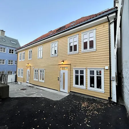 Exclusive Apartment, Location In